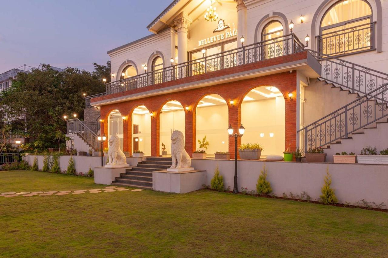 Bellevue Palace By Stayvista - Lavish Abode With A Pool, Landscaped Lawn, Gazebo & Adventure Activities Nashik Ngoại thất bức ảnh
