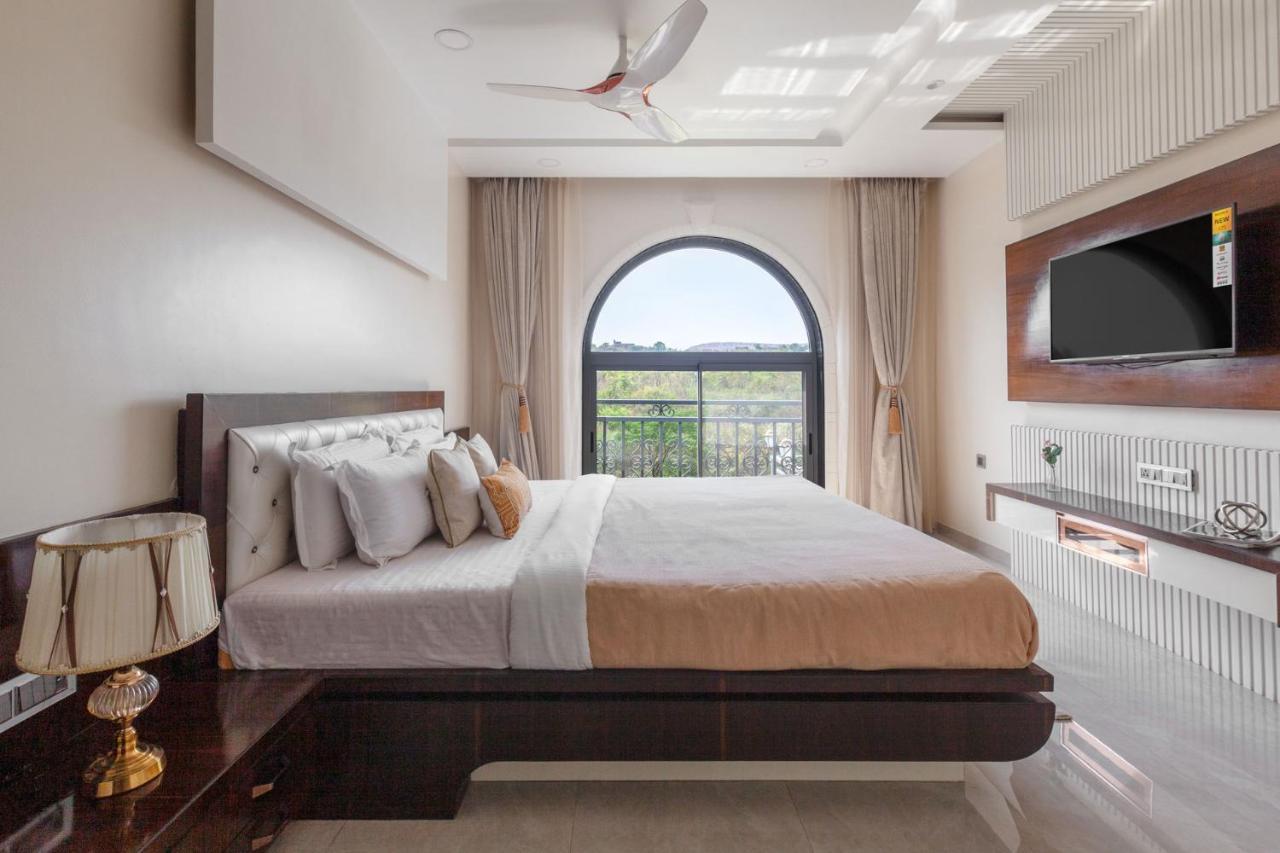 Bellevue Palace By Stayvista - Lavish Abode With A Pool, Landscaped Lawn, Gazebo & Adventure Activities Nashik Ngoại thất bức ảnh